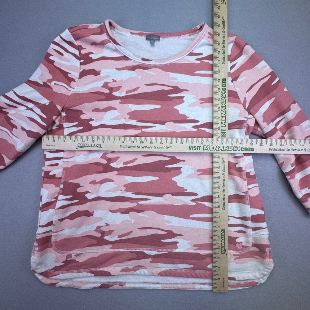T By Talbots Sweater Women's Size XL Pink Camo Fleece Long Sleeve‎ Crew Neck - Picture 2 of 8